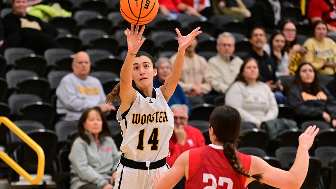 Mackenzie Riccitelli shoots over a Wittenberg defender