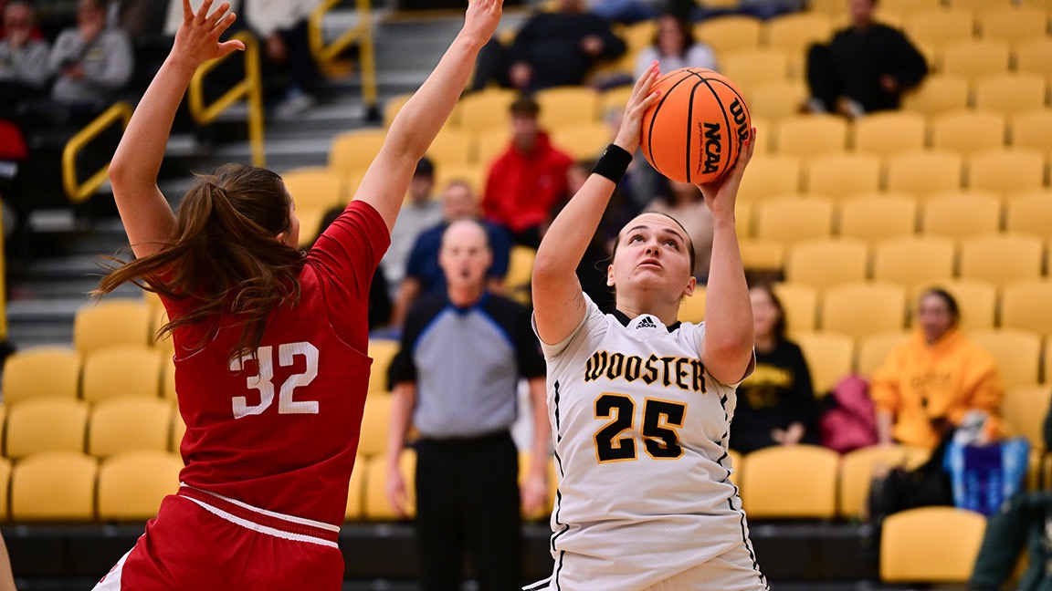 Ella Biondi scores over an opponent