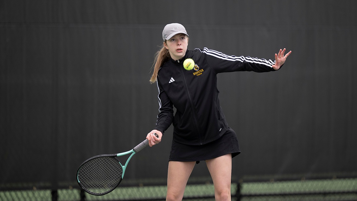 Abby Williams hits a forehand