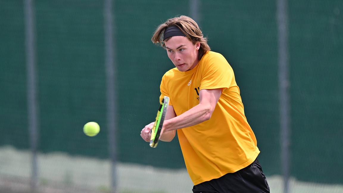 Walker Wood hits a backhand