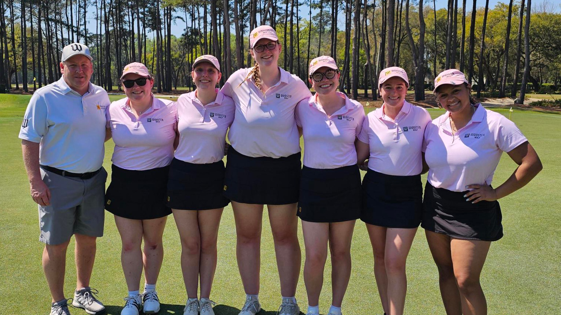 2026 Wooster Women's Golf Team prior to the round at Belfair