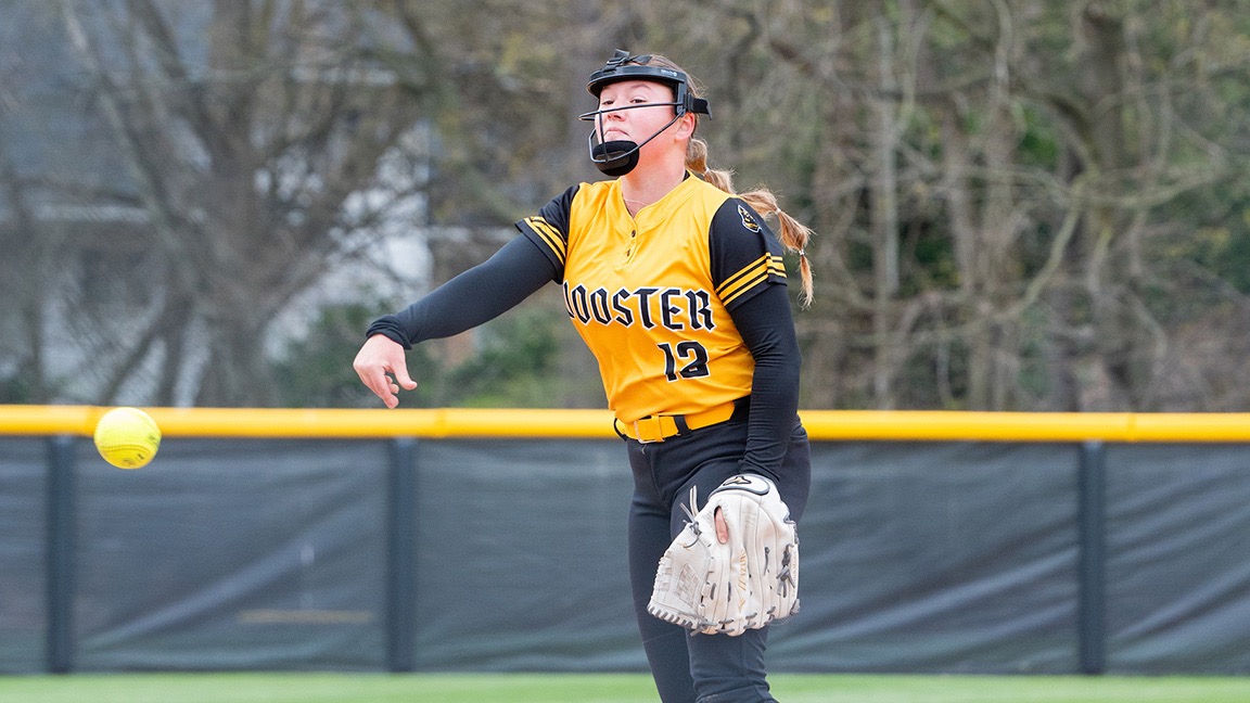 Jillian Meszaros throws a pitch
