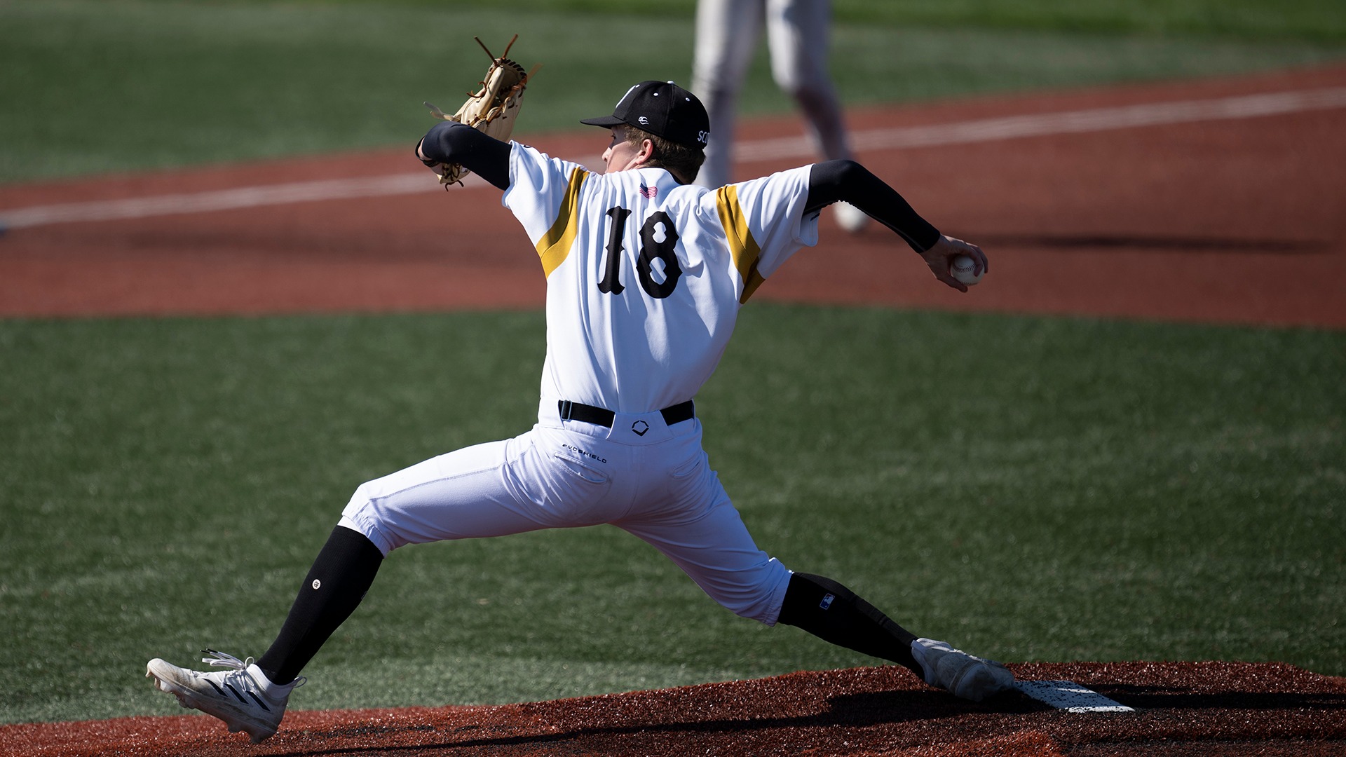 Michael Scarpelli throws a pitch in a 2025 game