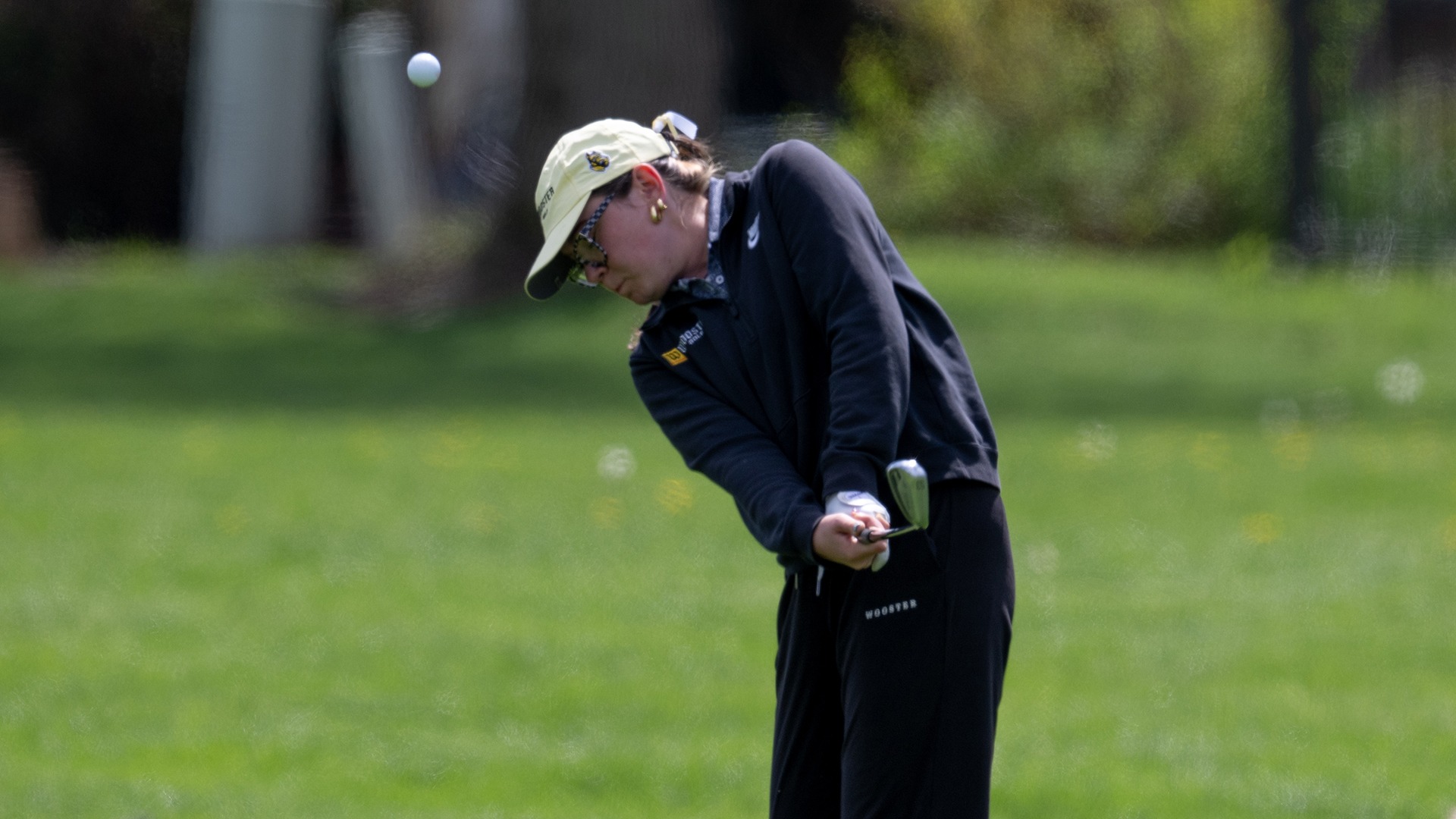 Paige Nicely chips during the 2026 Eva Shorb Weiskopf Invitational