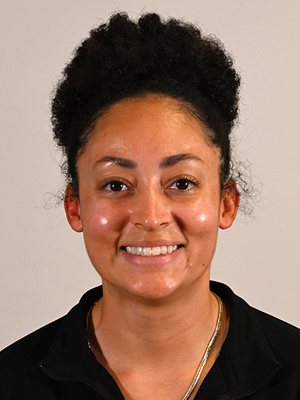 Kara Owens -2026 Cross Country Headshot