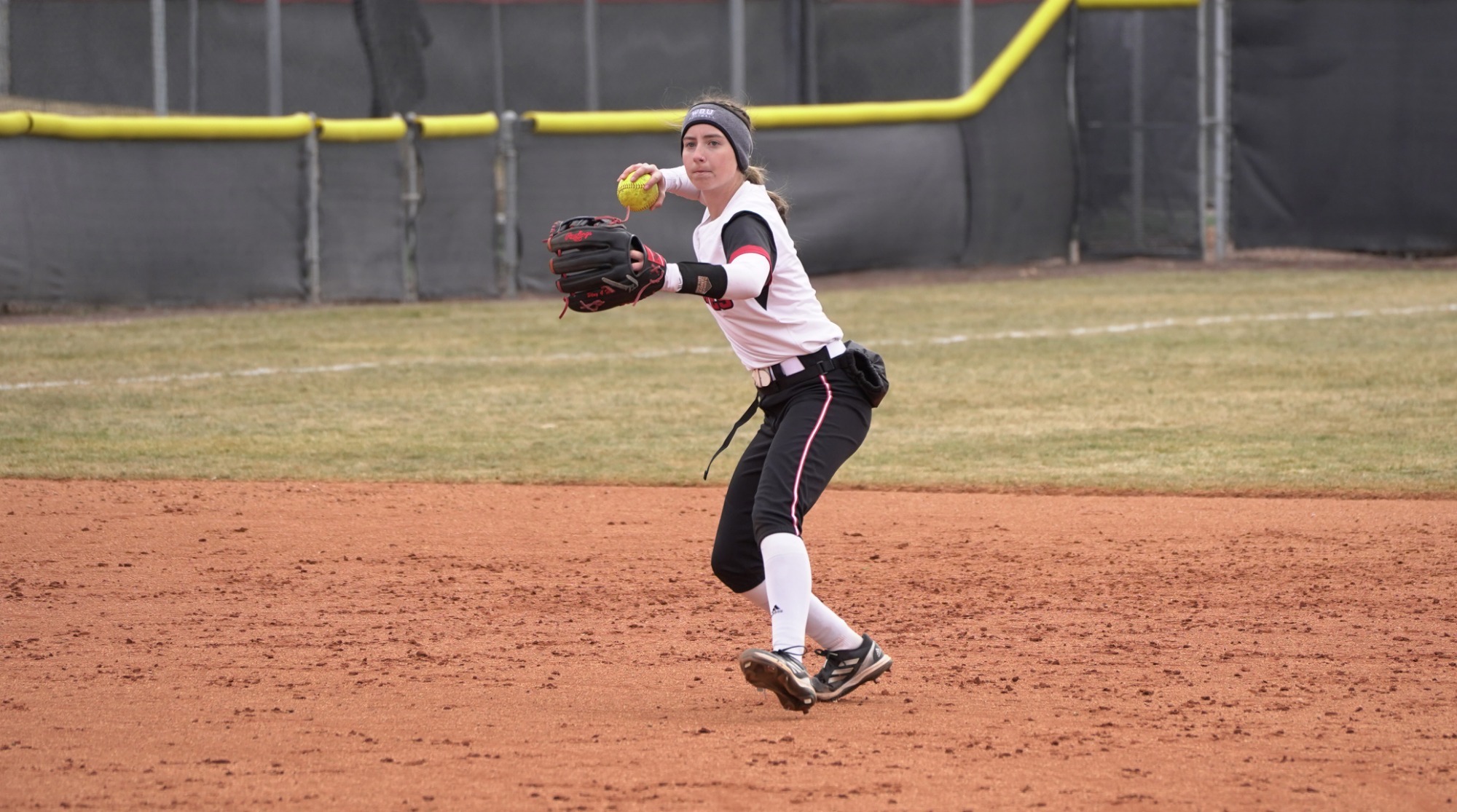 Western Oregon softball drops both ends of doubleheader to NNU