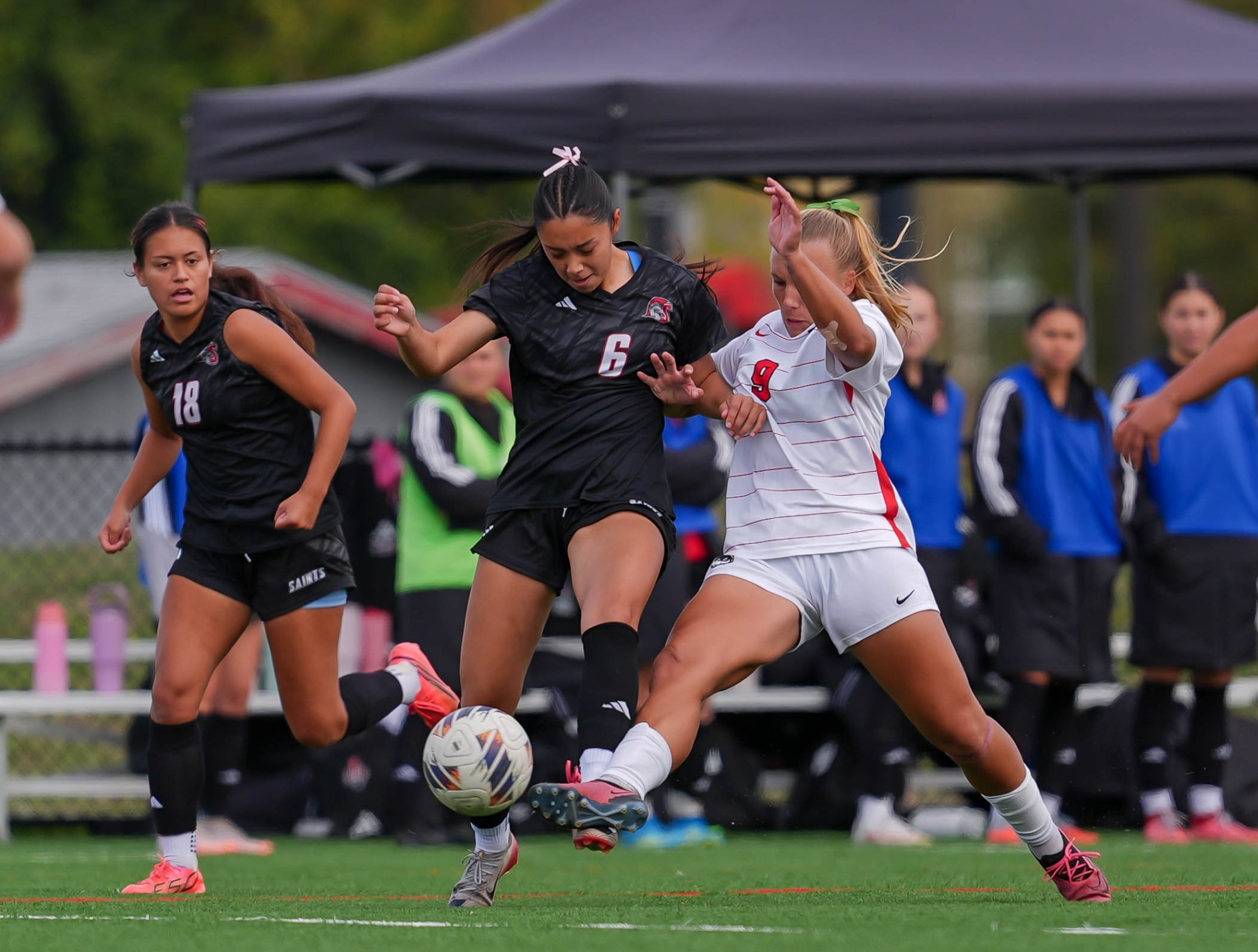 Courtenay fights for possession vs. SMU