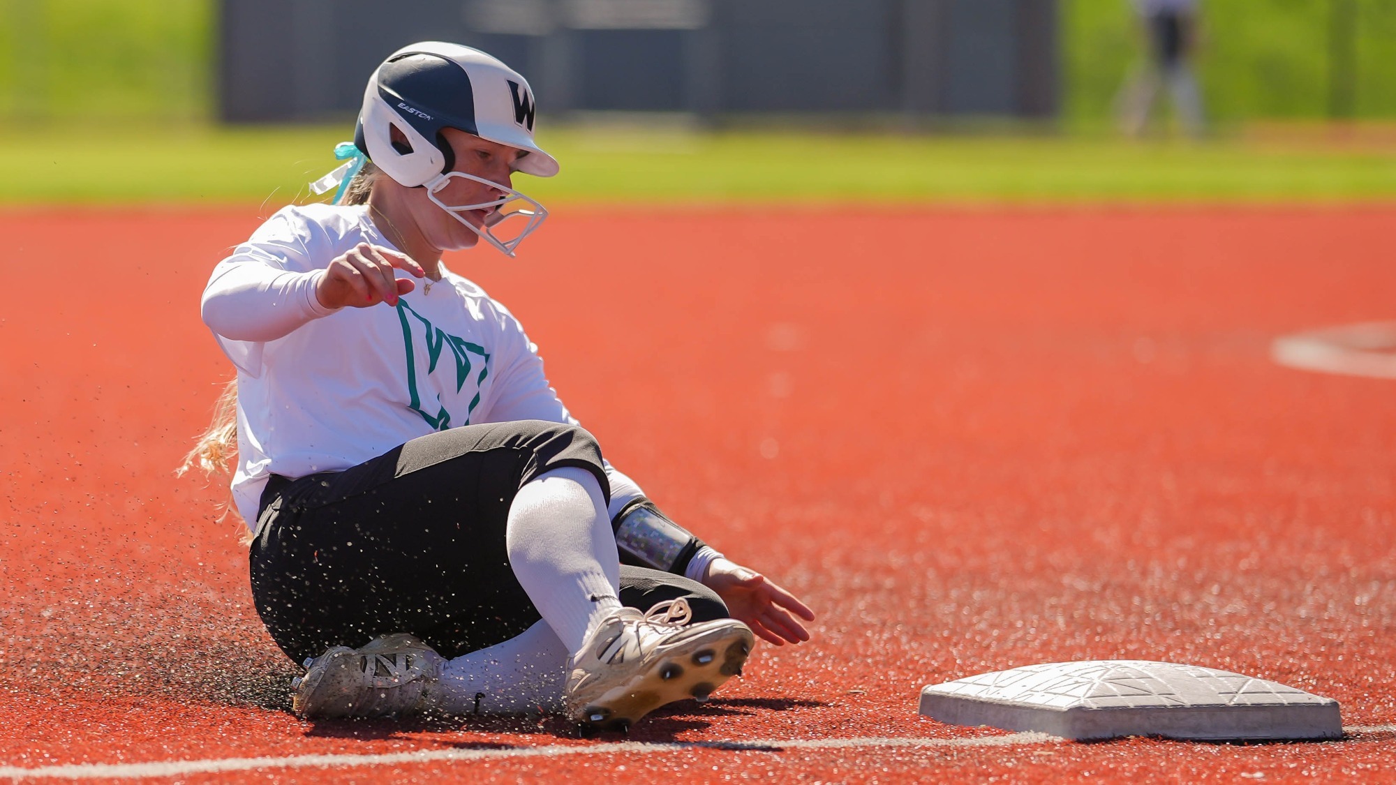 Hommel slides into third