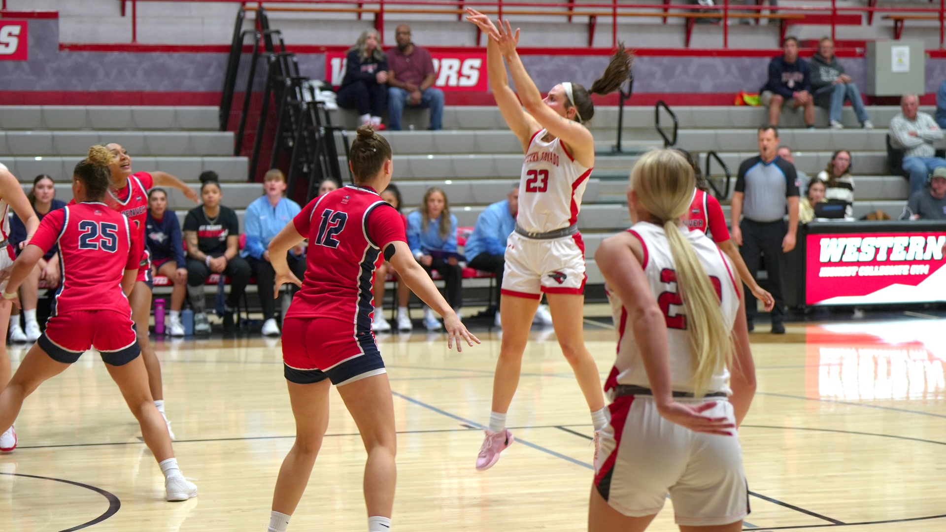 WBBvMSUD-251211-Maves_04465