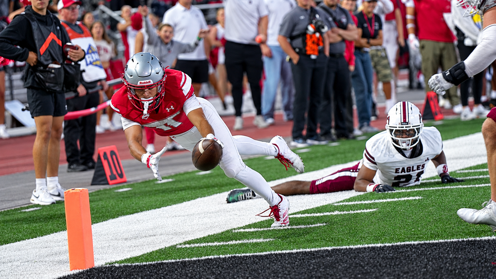 Ramon Ruiz stretches out for a Mountaineer touchdown