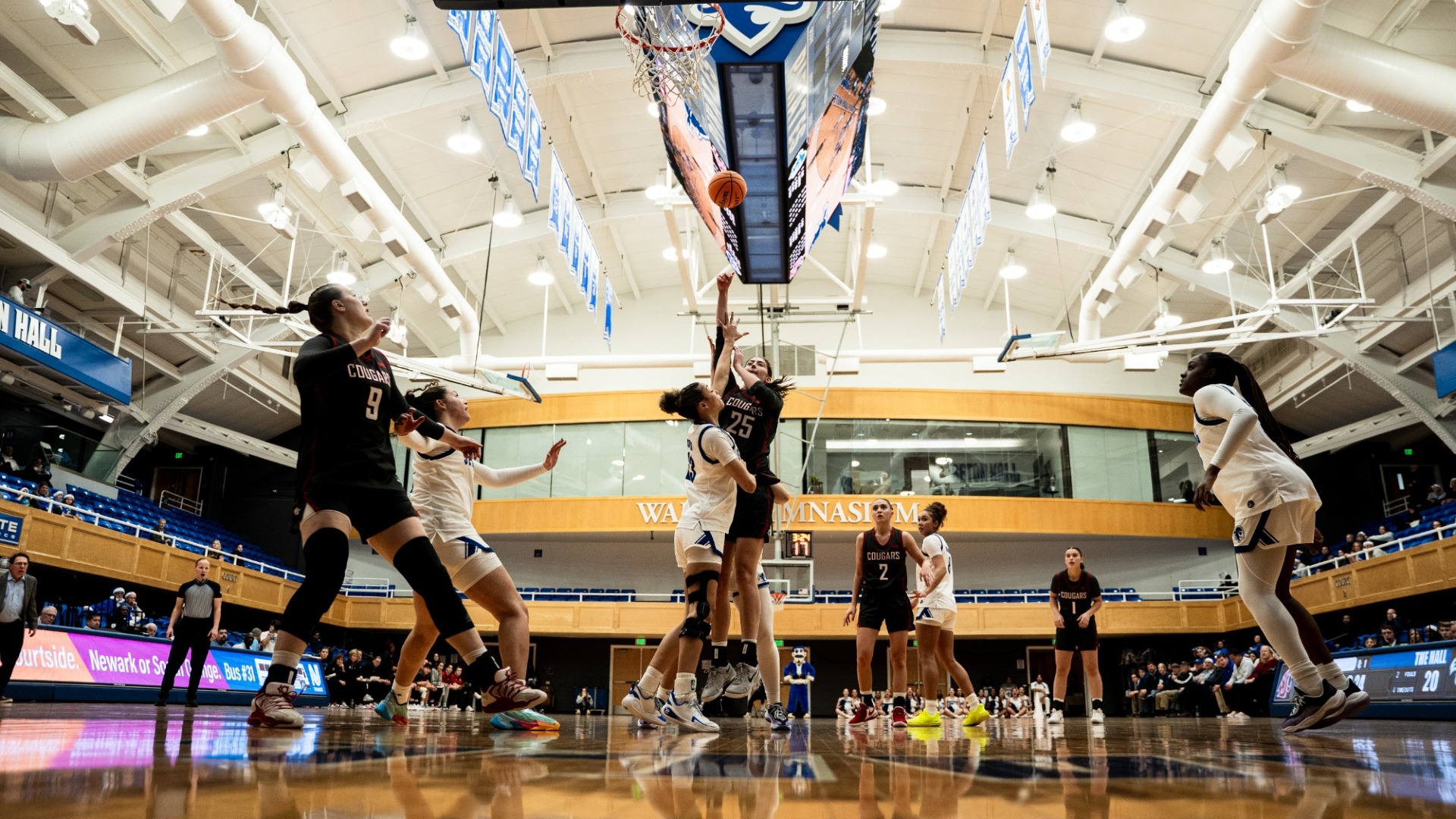 25_12_16 WSU WBB Lauren Glazier goes up for a layup at Seton Hall