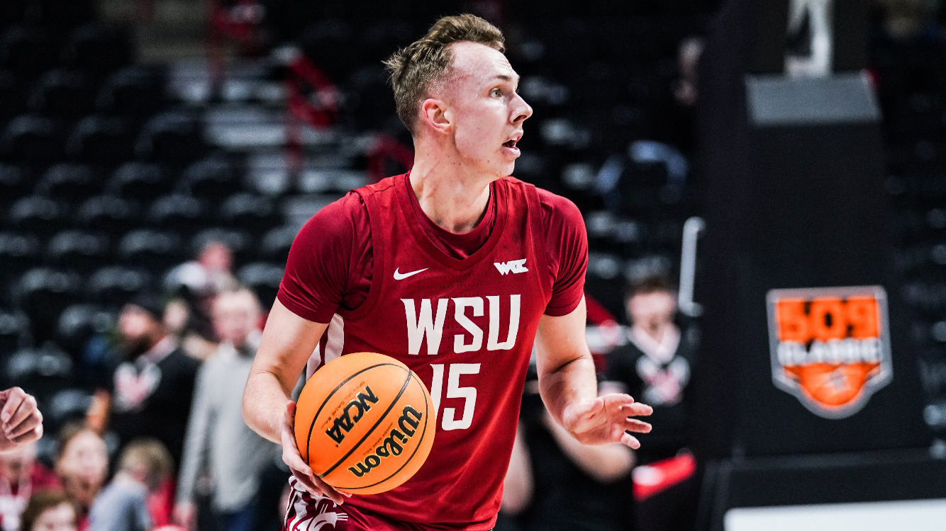 Rihards Vavers brings the ball up the court against Eastern Washington, Dec. 17, 2025
