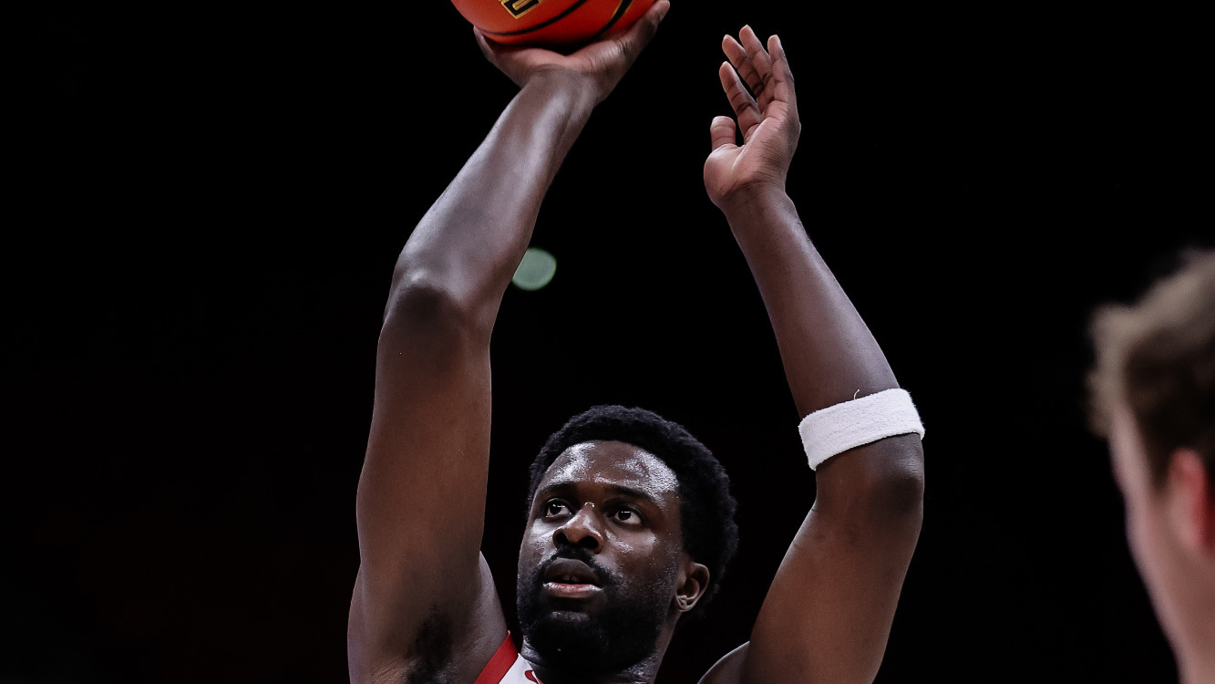ND Okafor shoots a free throw against Southern Utah