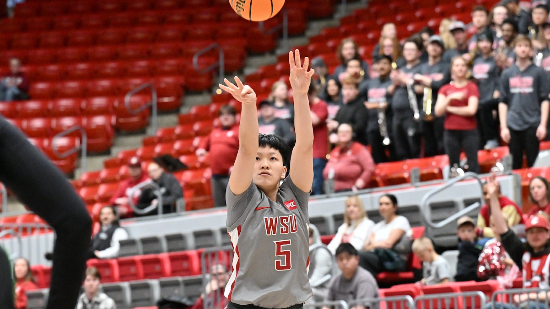 25_3_24 WSU WBB Jean Chiu takes a shot against Utah Valley