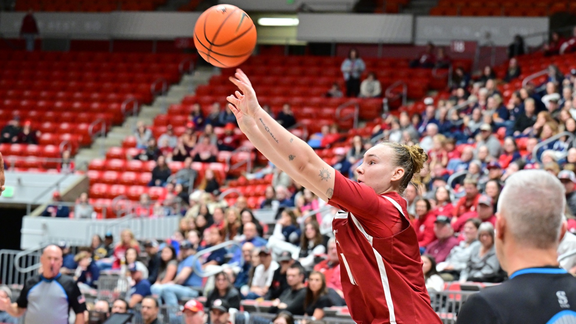 26_1_31 WSU WBB Charlotte Abraham shoots a three against Gonzaga