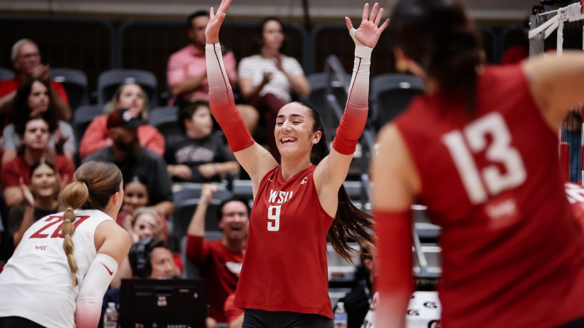 25_9_17 WSU VB Melina Christodoulou celebrates a point against Washington