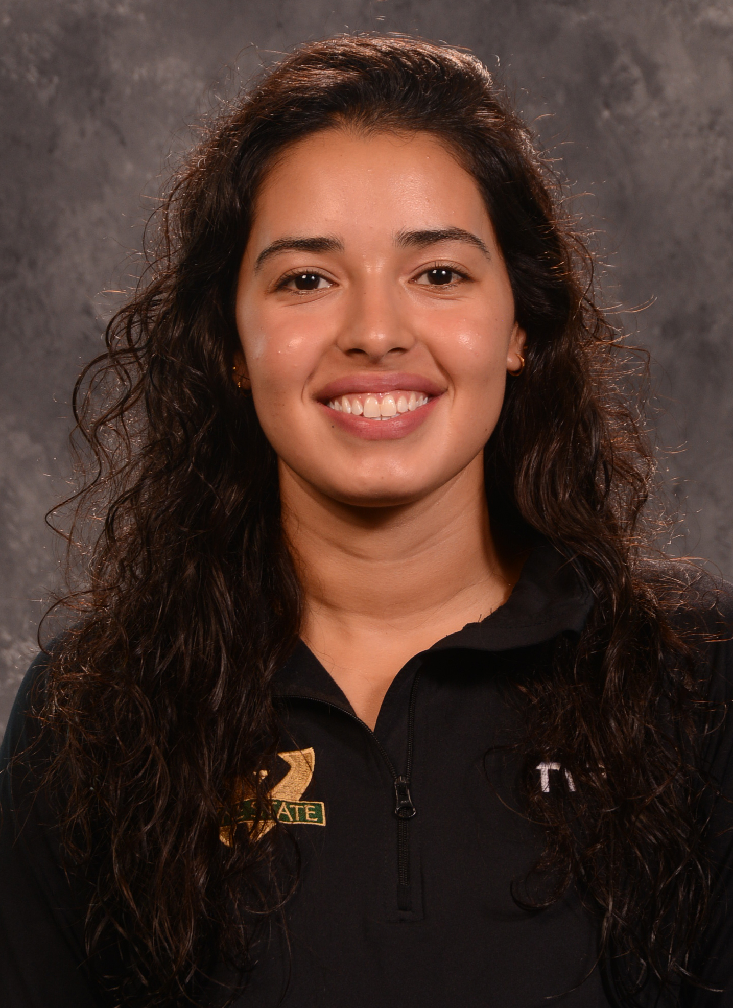 Lezlie Bueno Estrada 2018 headshot