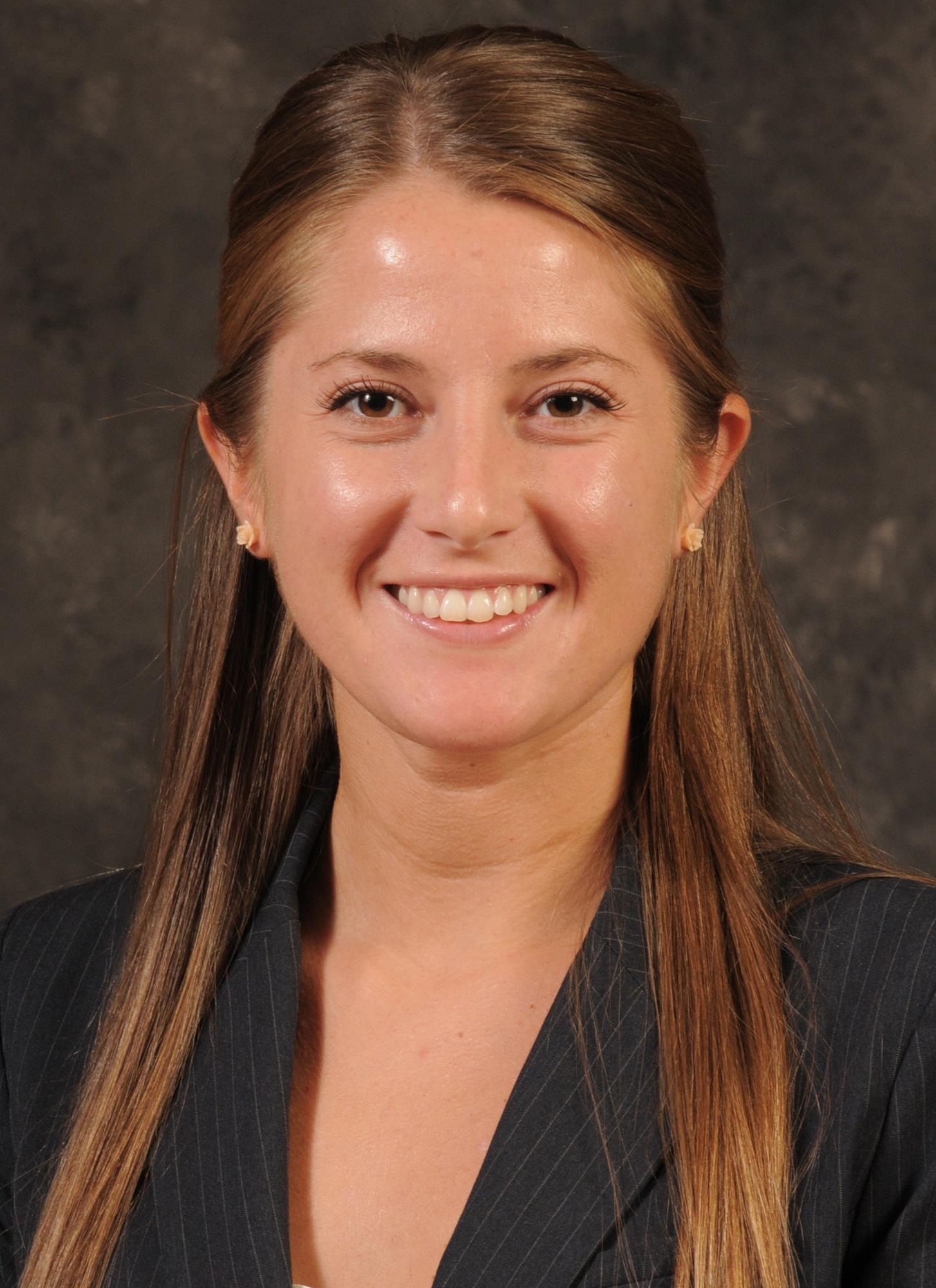 Jessica McNally headshot