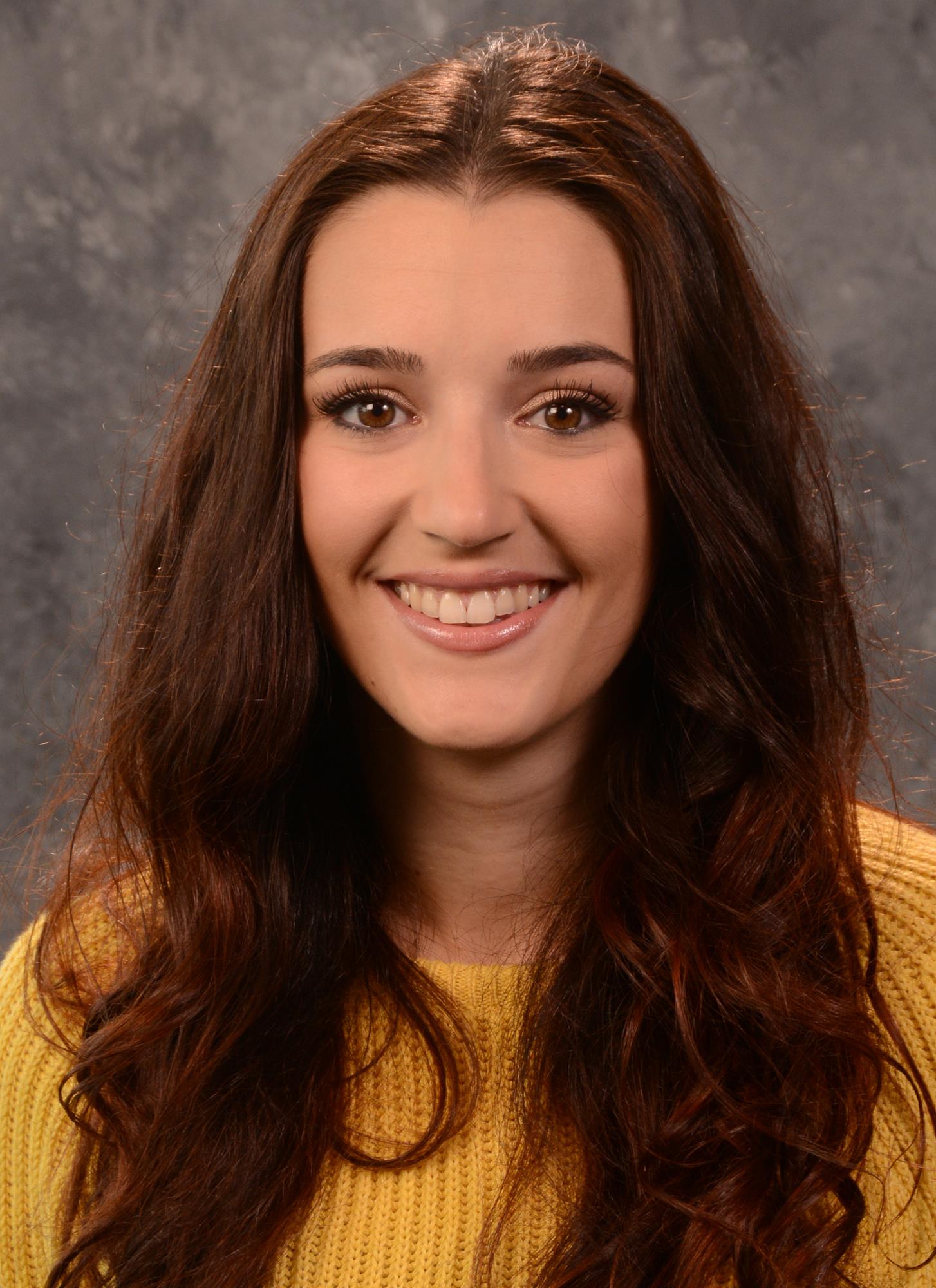 Julie Saint-Cricq 2019 headshot