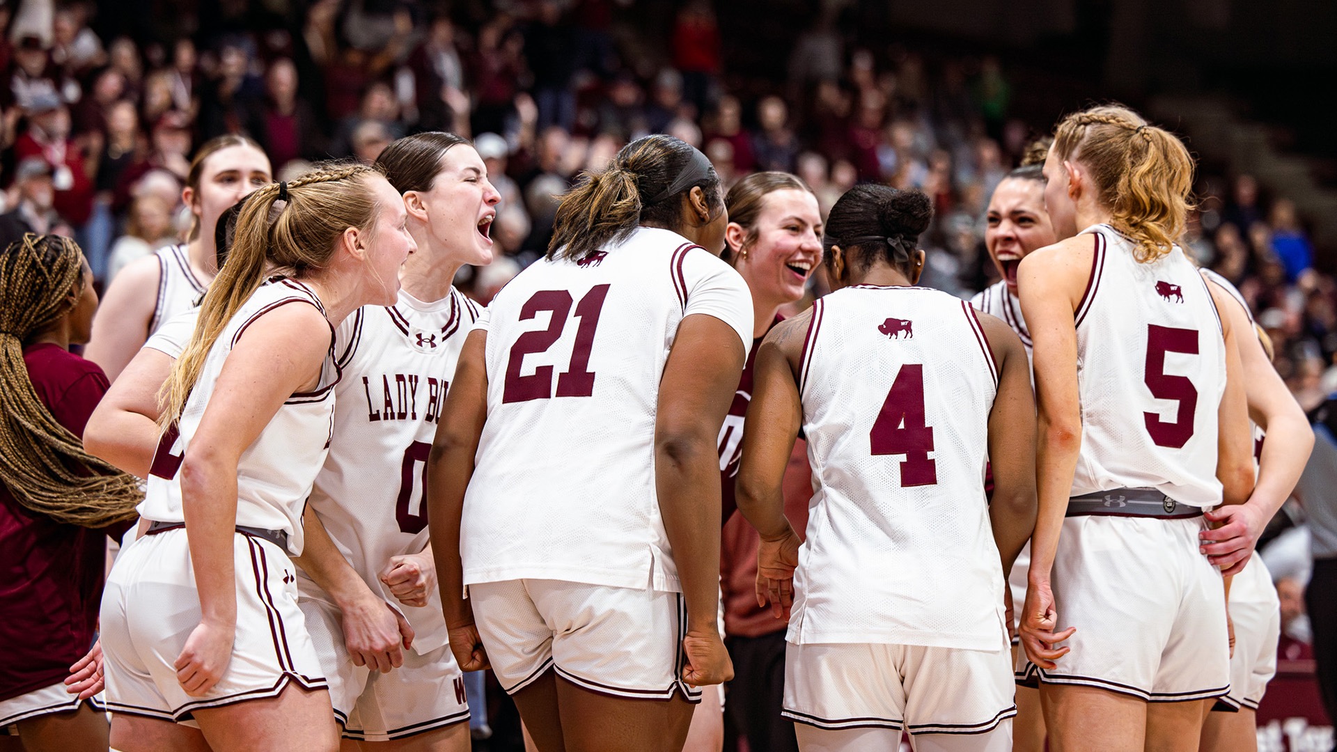 WBB Huddle TWU