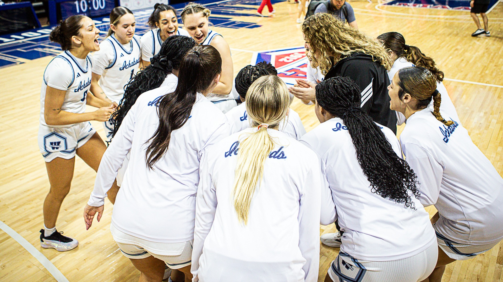 WBB huddle