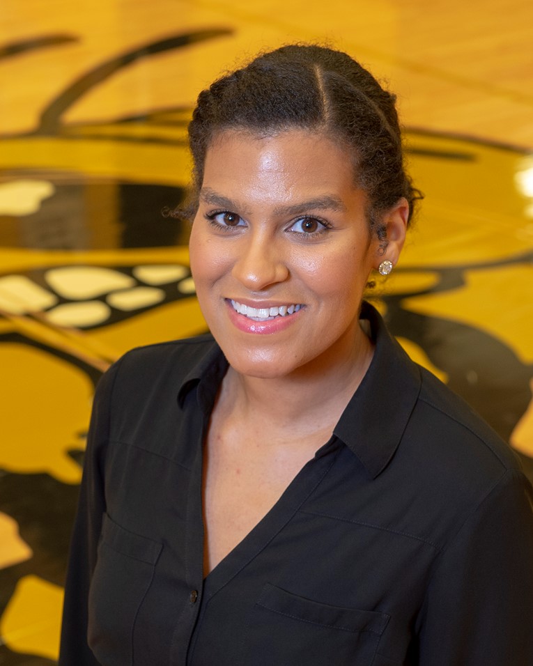 201819 WBB Ast Coach Ginny Mills