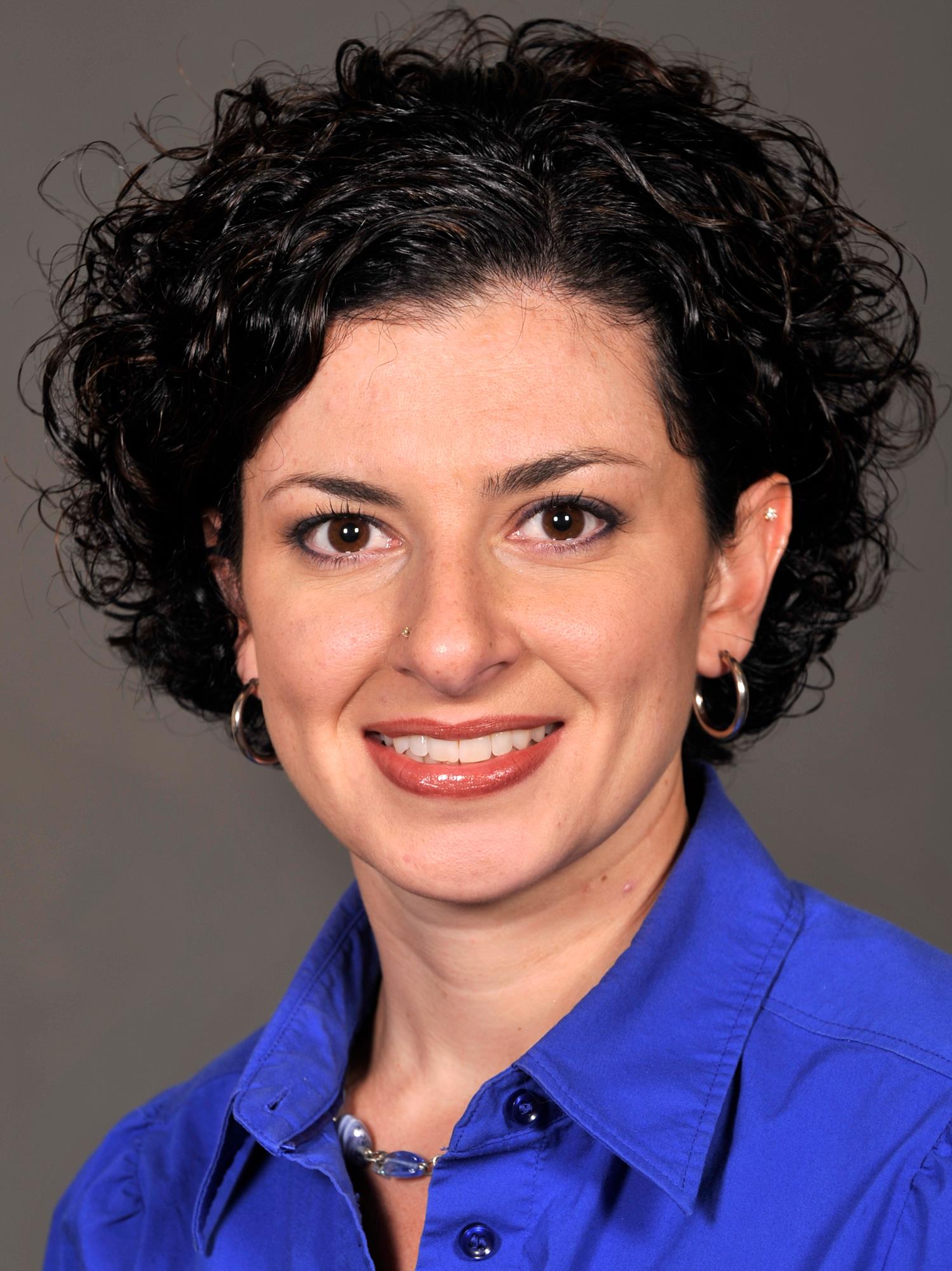 Angela Holmes