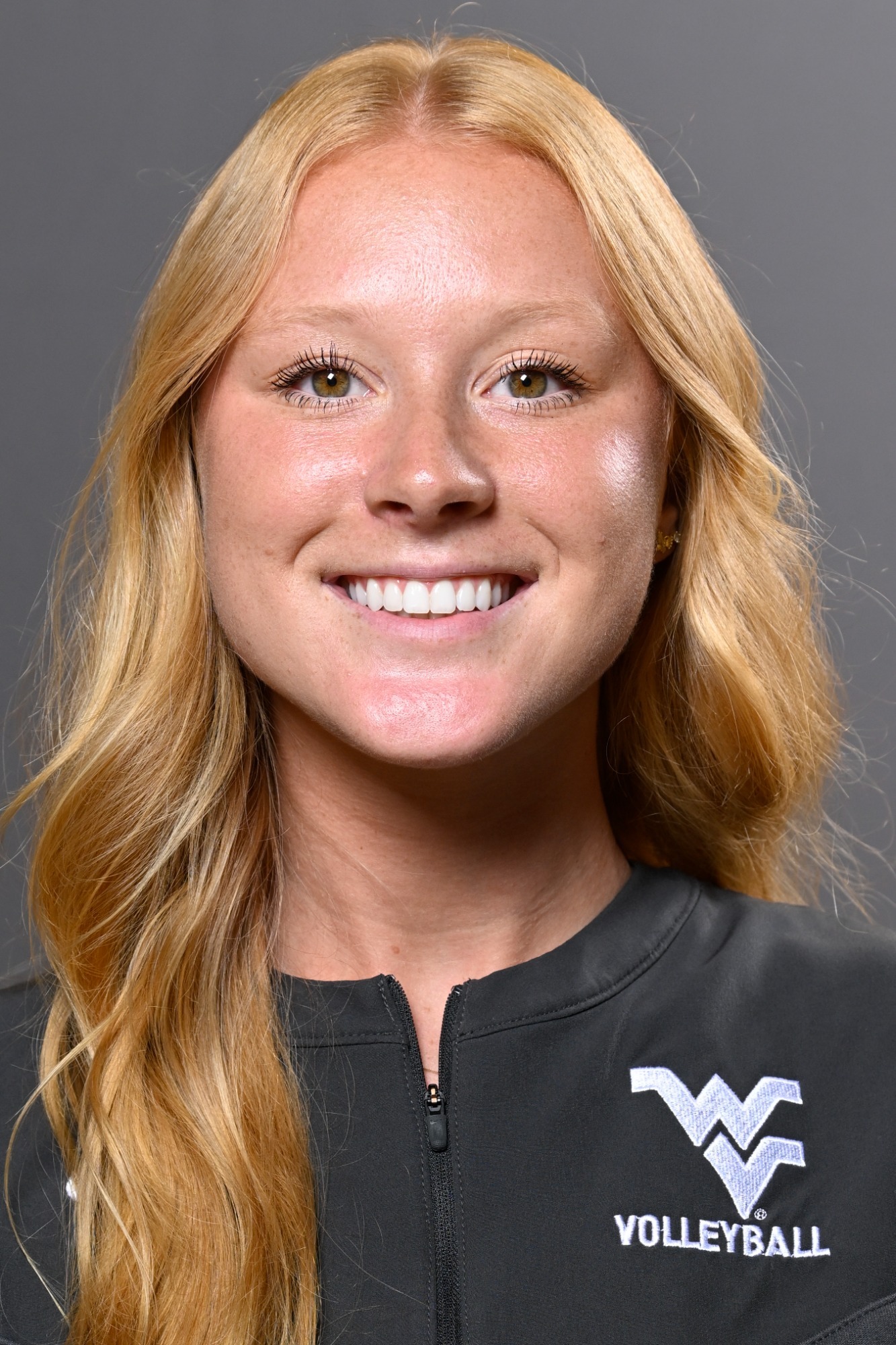 Tegan Seyring Headshot