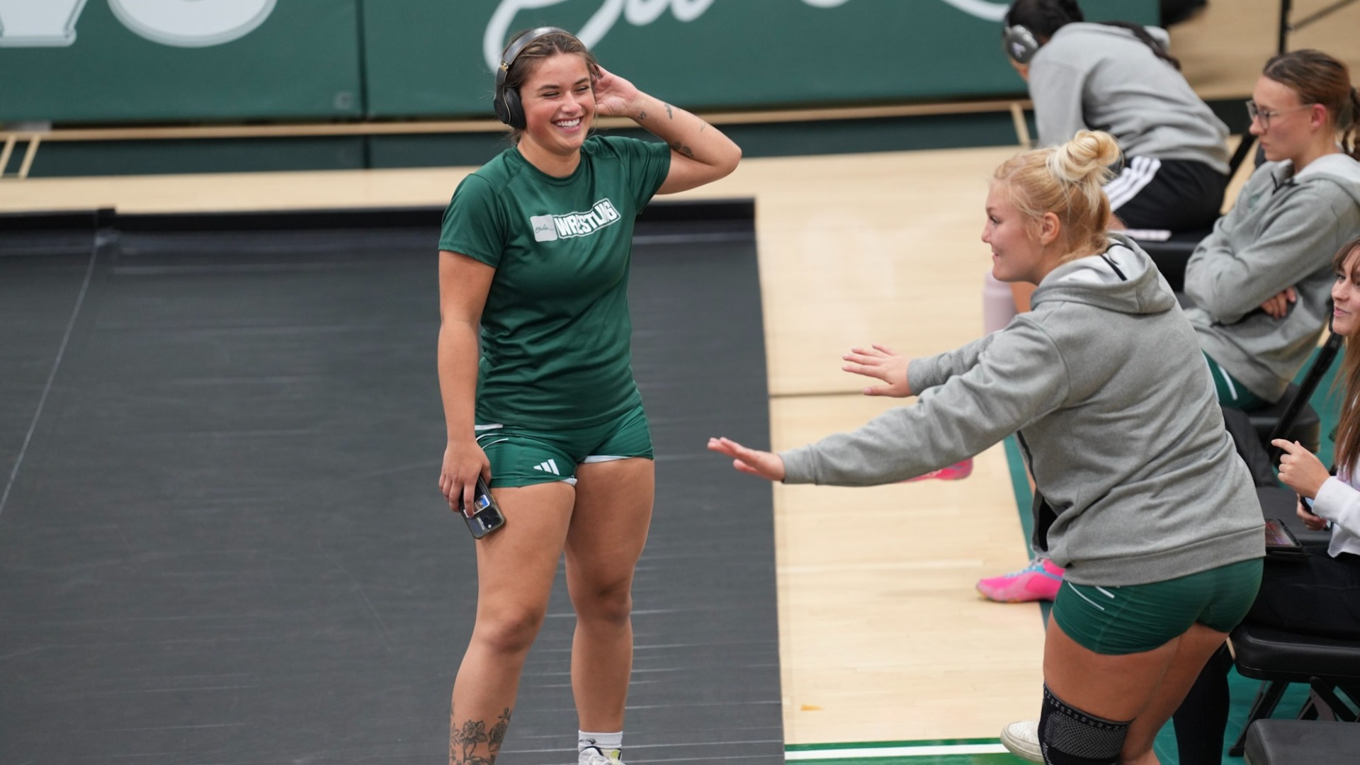 Owls Excel at AU Eagle Open