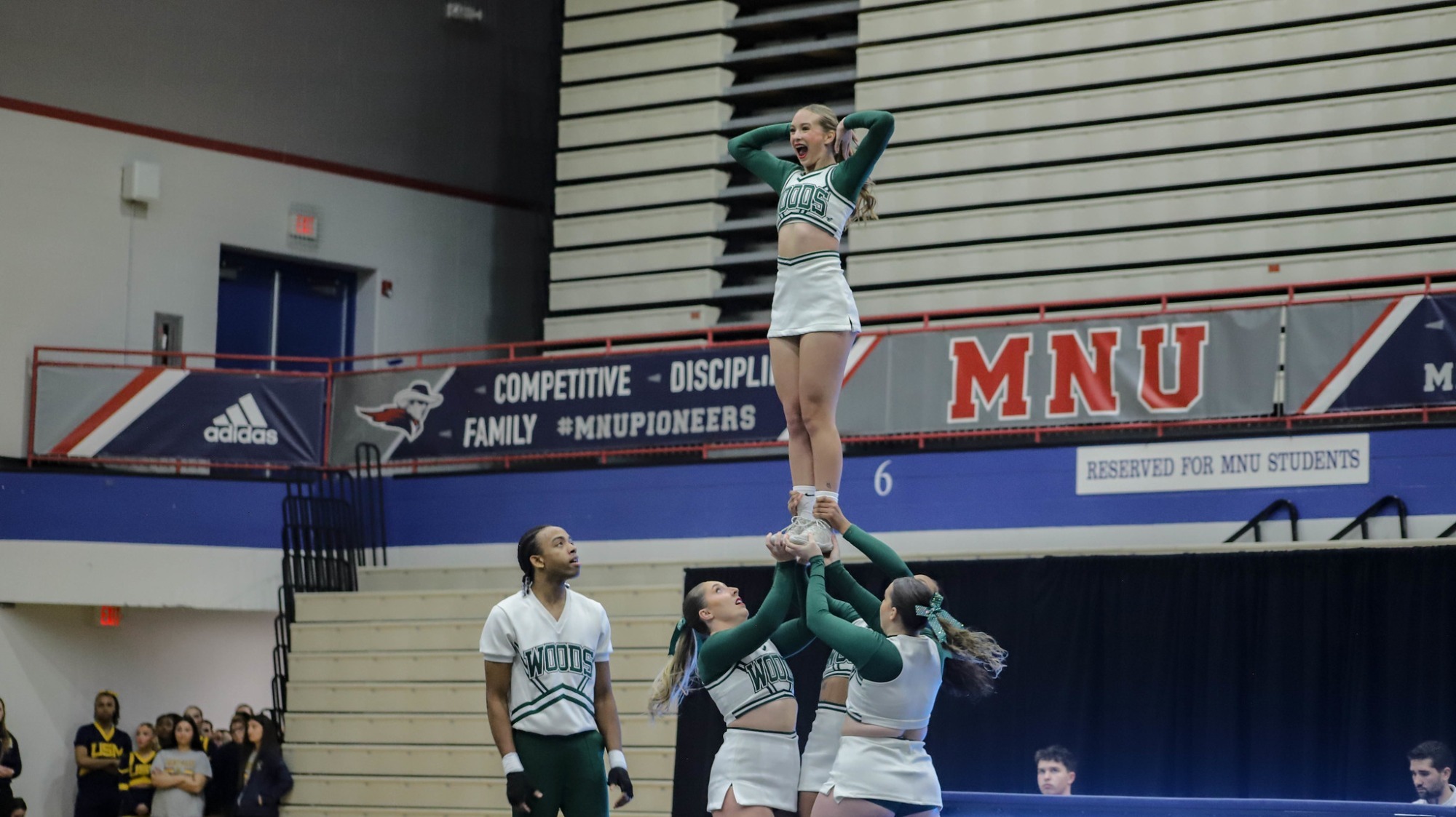 Cheer at MNU