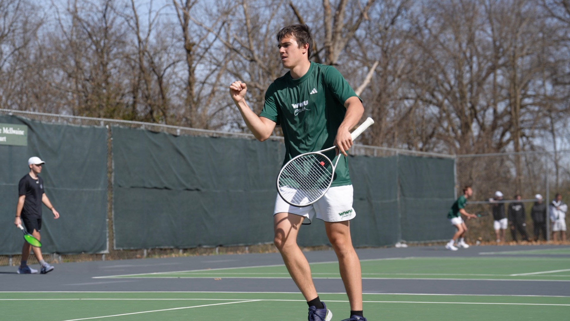 Owls Collar Bulldogs