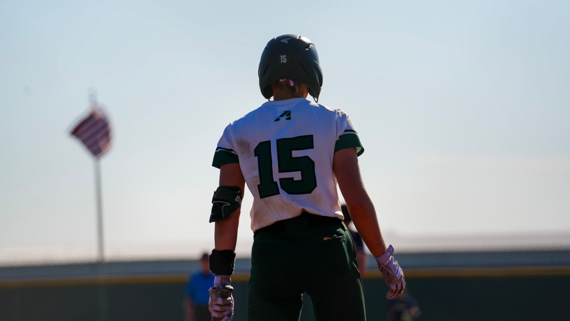 Owls Split Day with MNU