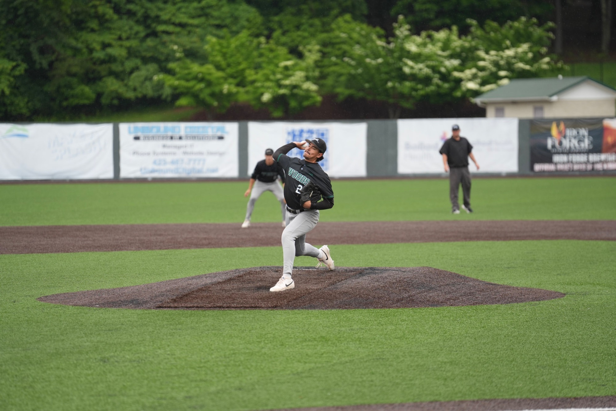 Owls drop game 