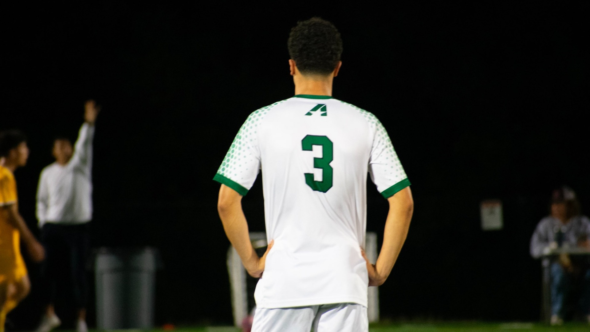 Hornets' Offense Stifles Owls