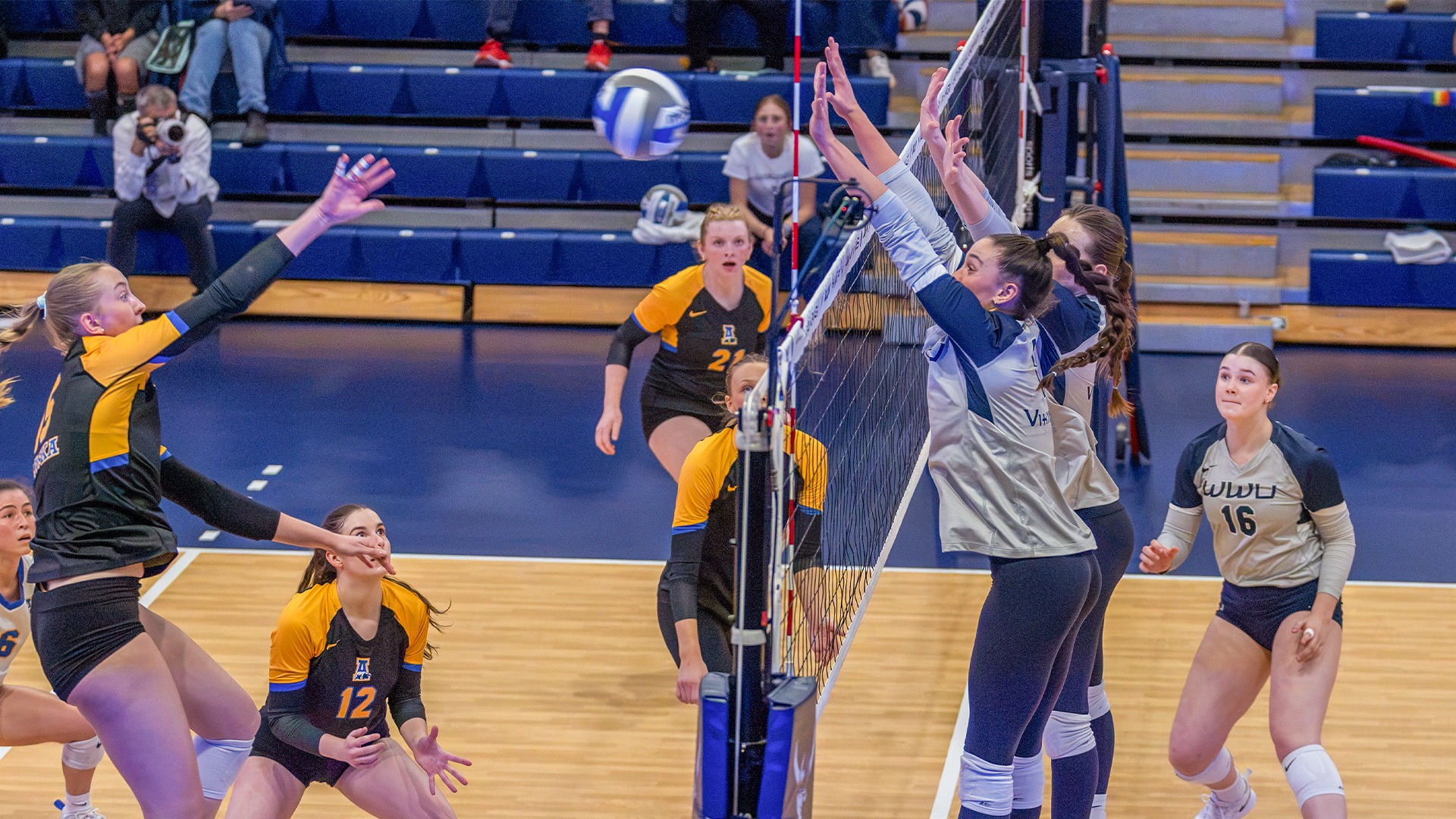 WWU Blockers at the Net vs. UAF