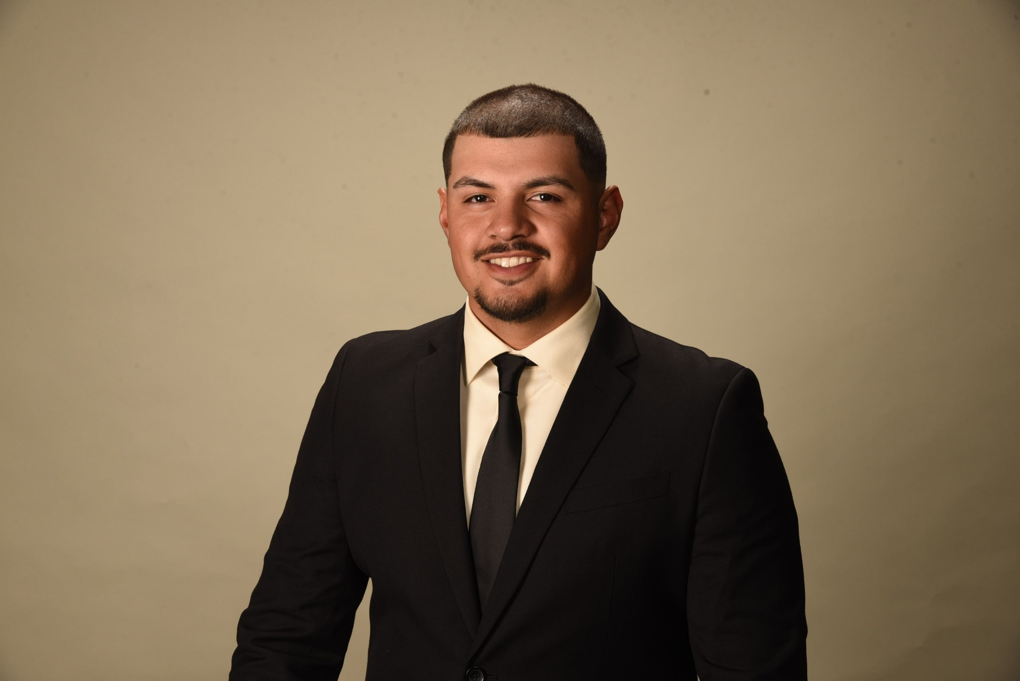 Medran, Darian 2023 Head Shot