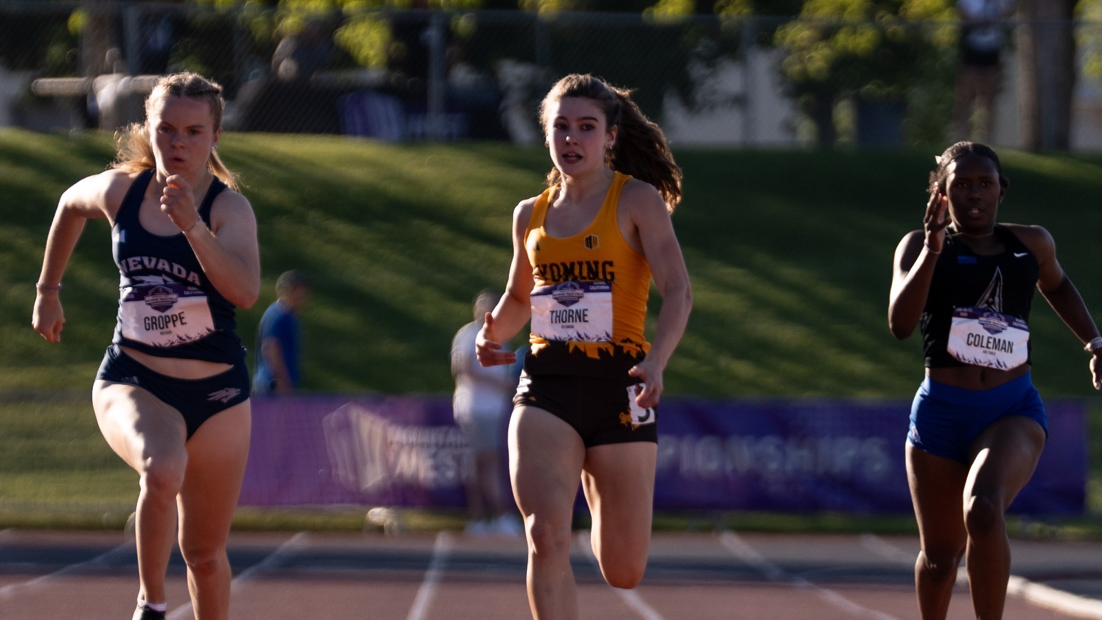 Madeline Thorne running at the MW Championships