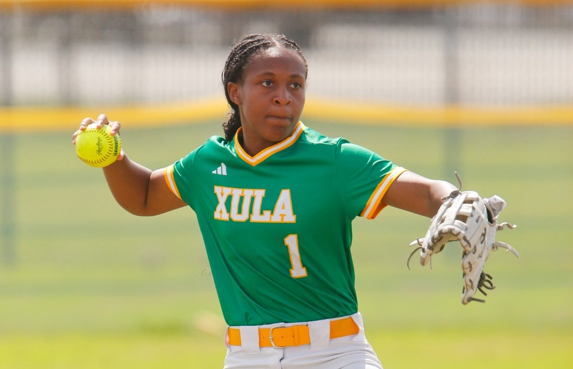 XULA softball / Miya Covington