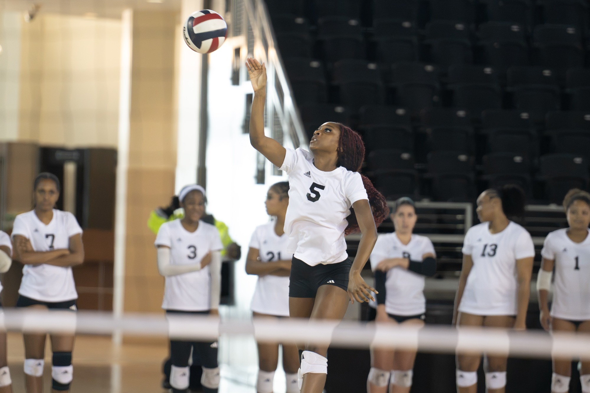 Felise Jones serving versus Point