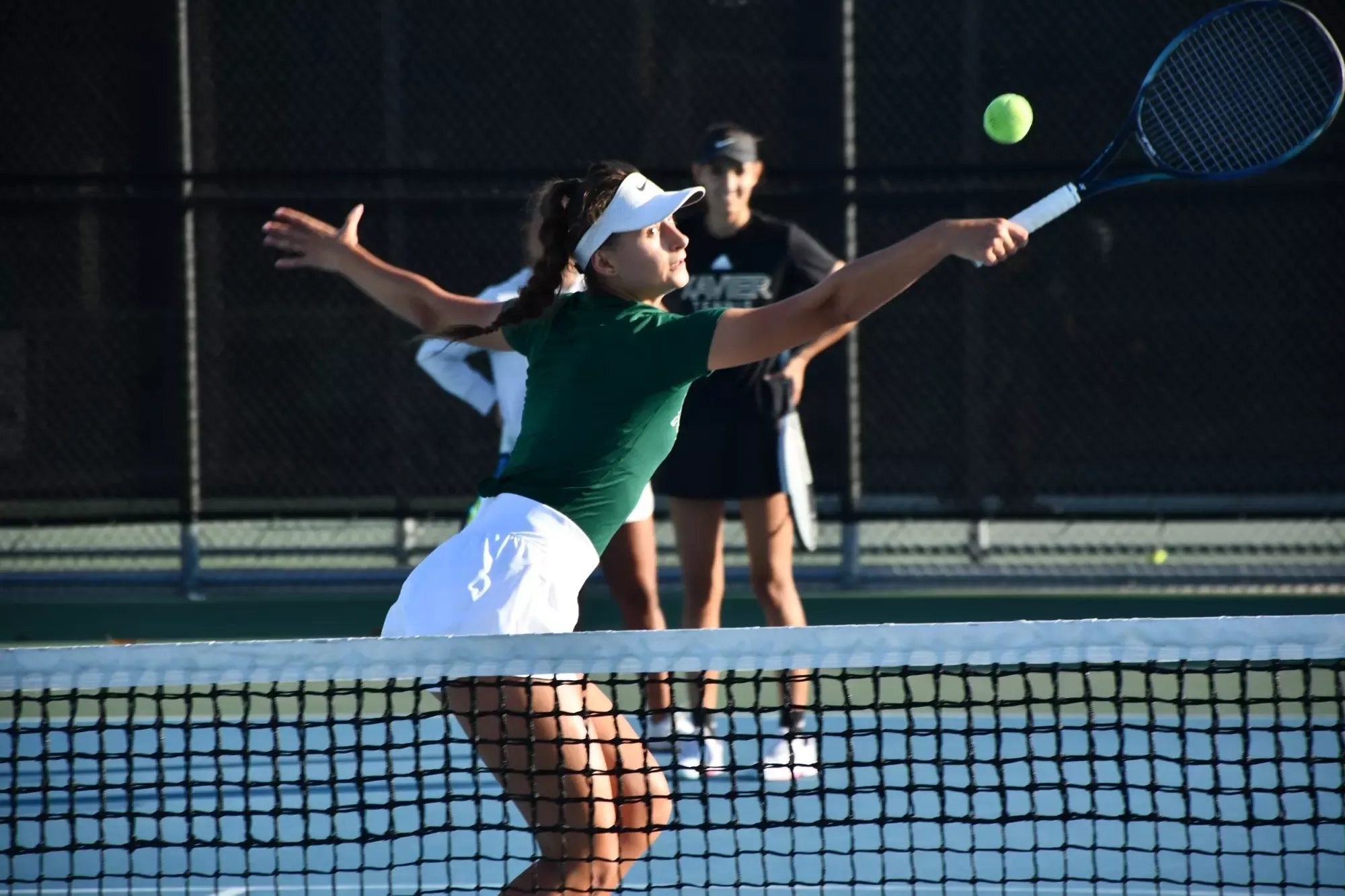 Ana Sabikova backhand return at net 25-26