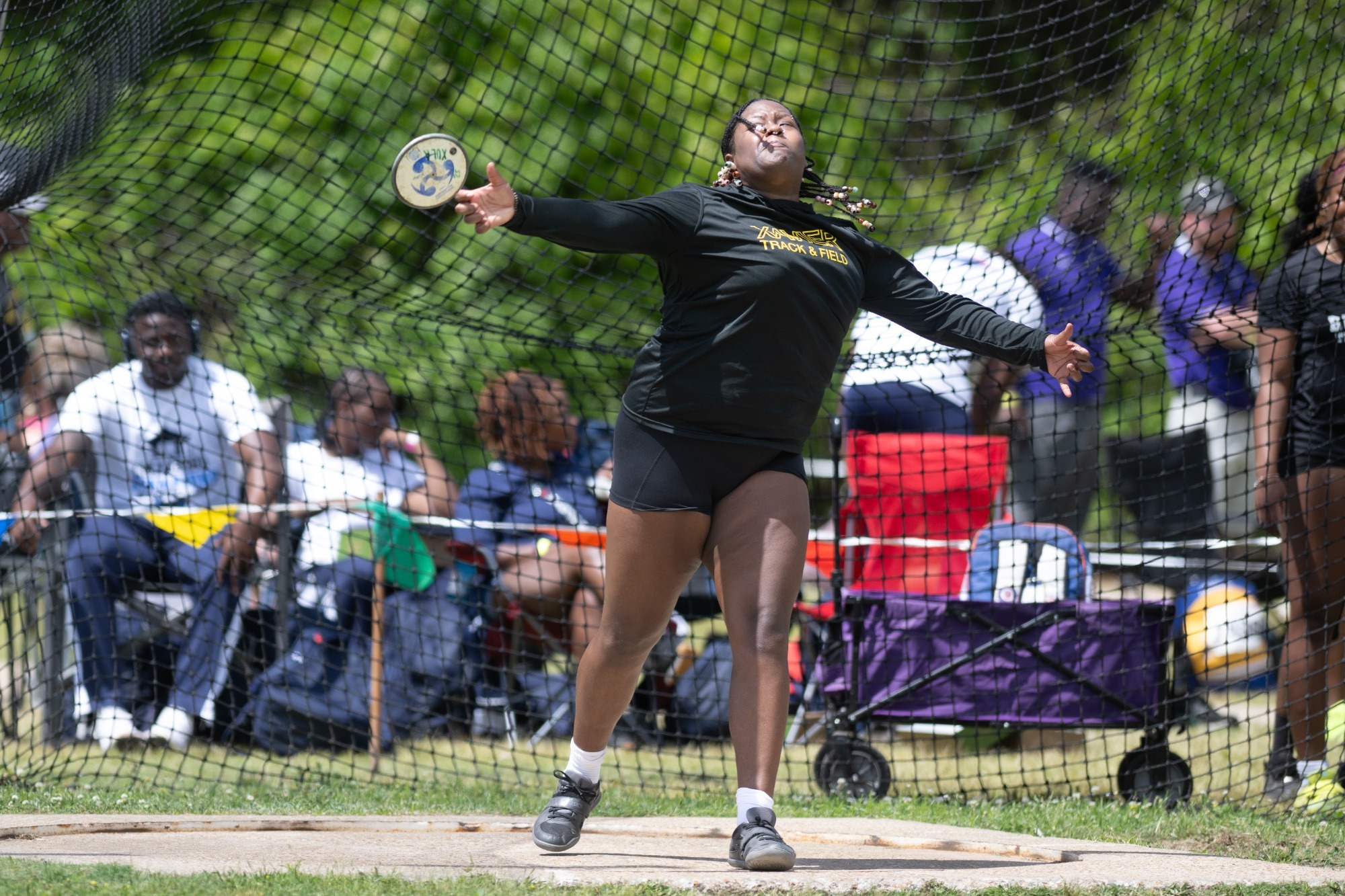 Walls throws discus at 2026 USM Invites