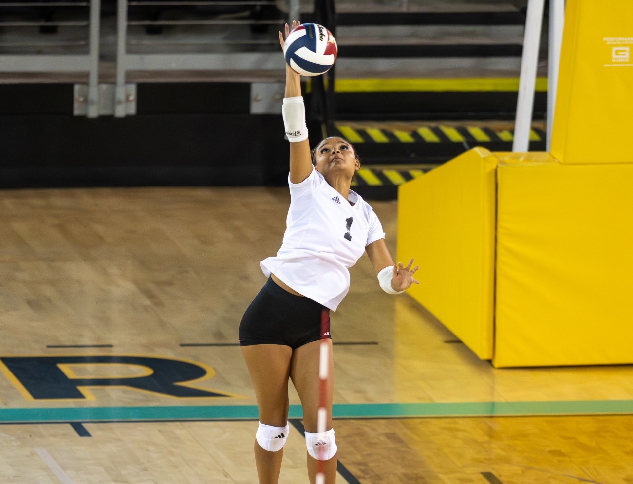Kamrynn Williams serving versus LCU 2026