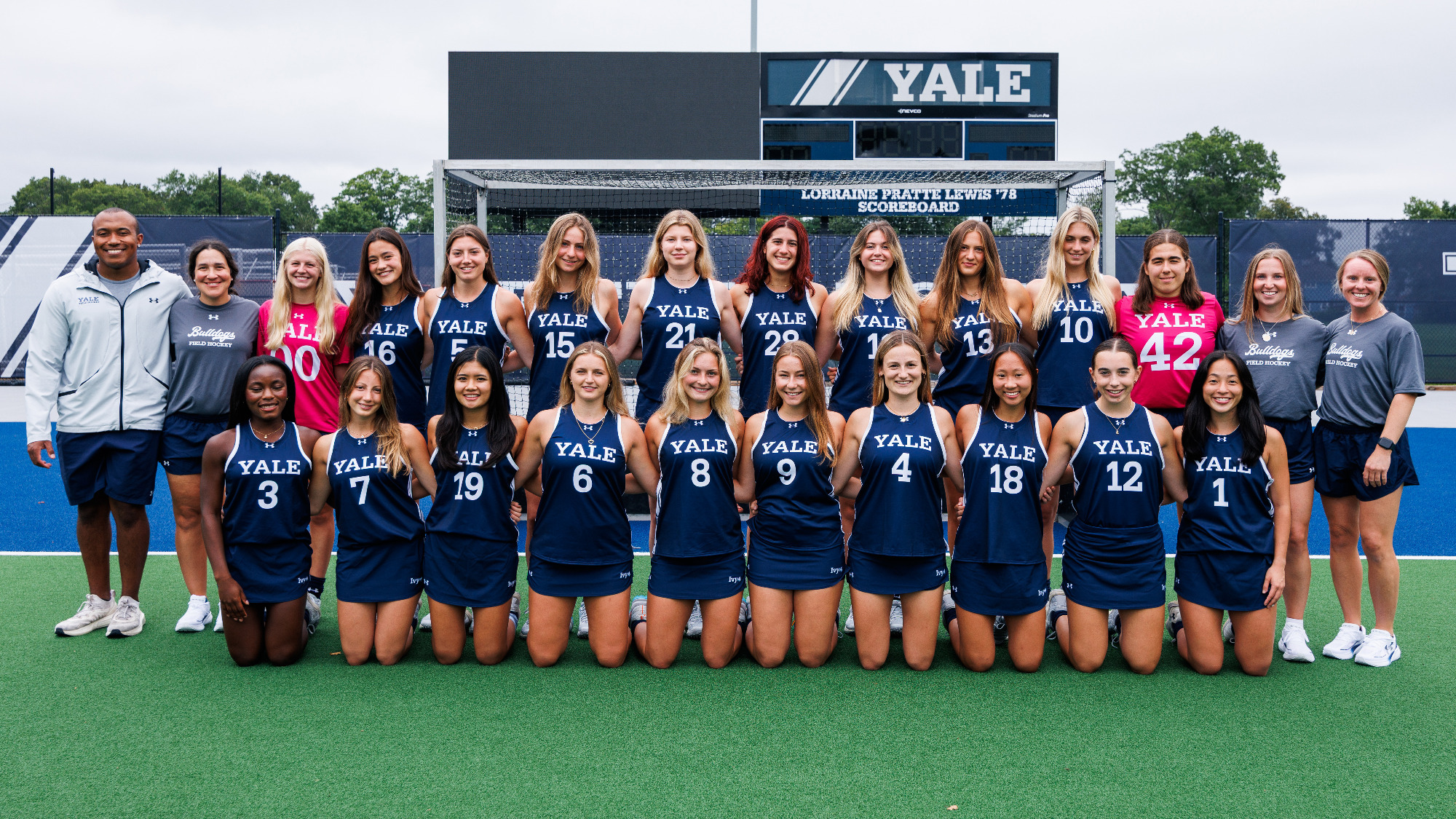 2026 Yale Field Hockey Team Photo.