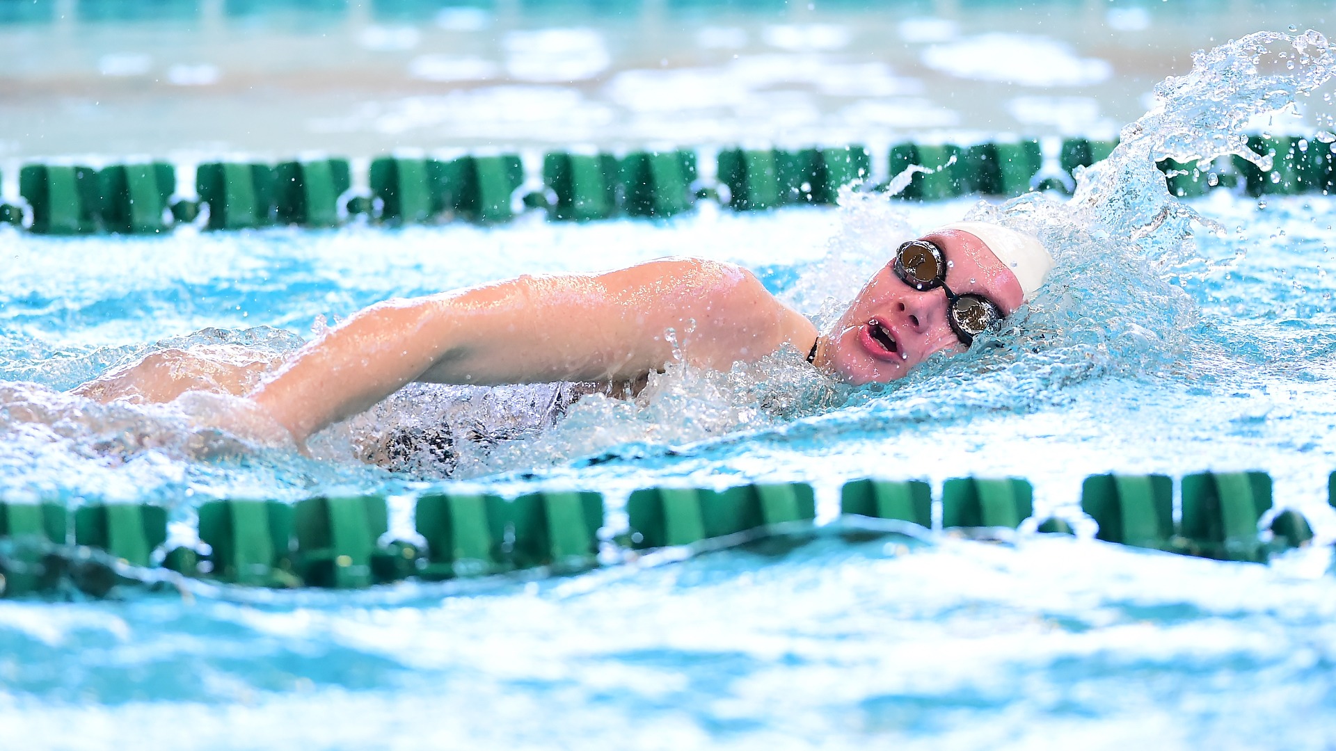 female swimmer freestyle