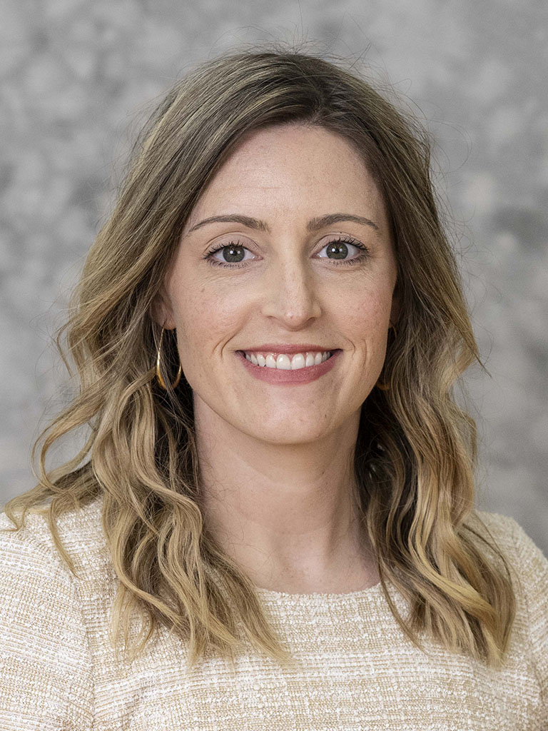 Assistant Coach Janae Saunders