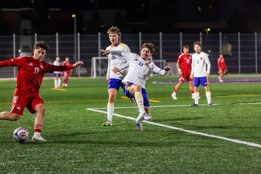 The York University Lions men’s soccer team travelled to Waterloo to take on the Laurier Golden Hawks on Friday night in their final tuneup prior to the postseason.