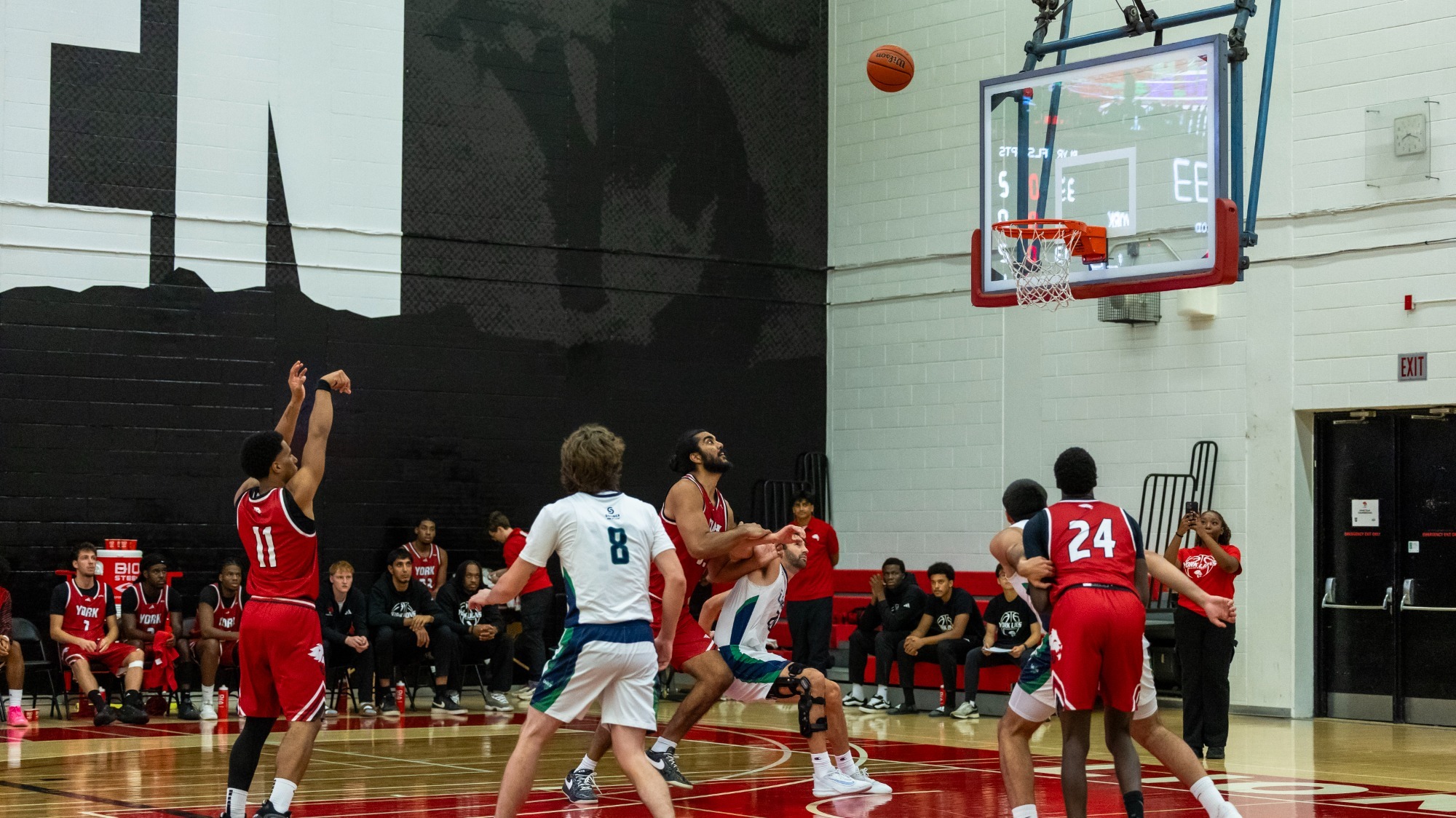 the York University Lions men’s basketball team returned to the Tait McKenzie Centre on Saturday night to host the Nipissing Lakers.