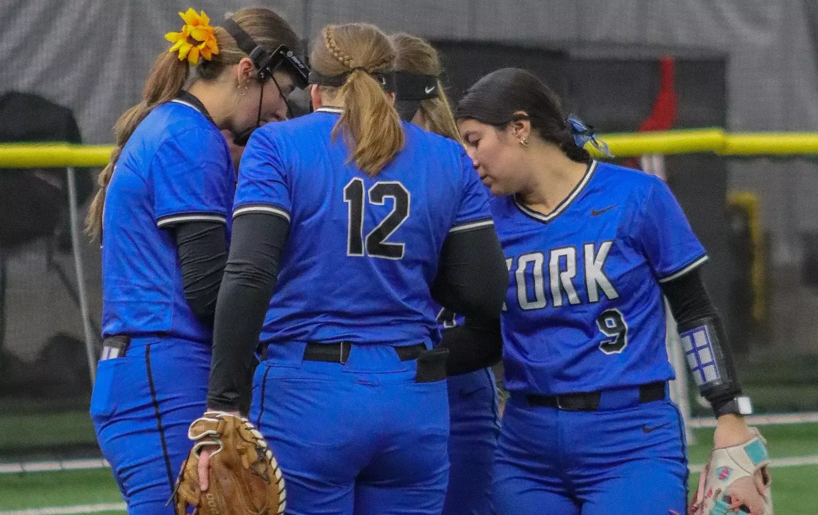 huddle in the circle