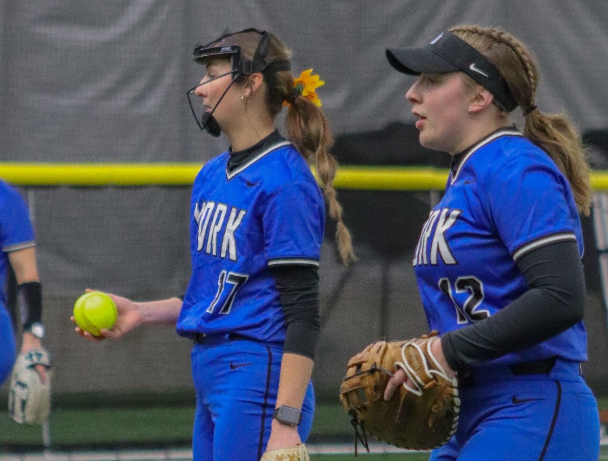 Falk and Wright prepare for pitch