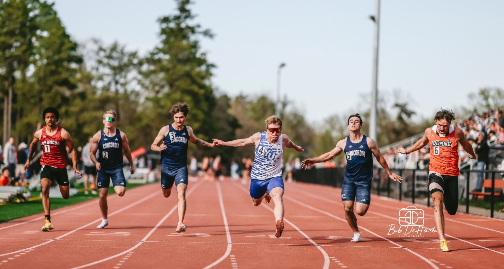 Neuhalfen races in 100m